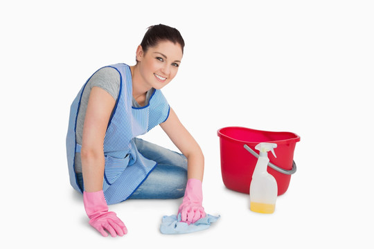 清洁女工洗地板