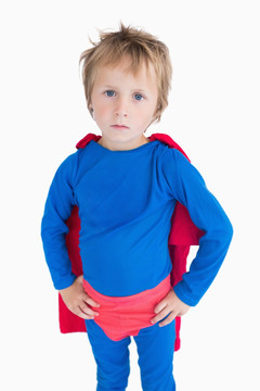 穿着超人服的可爱小男孩
