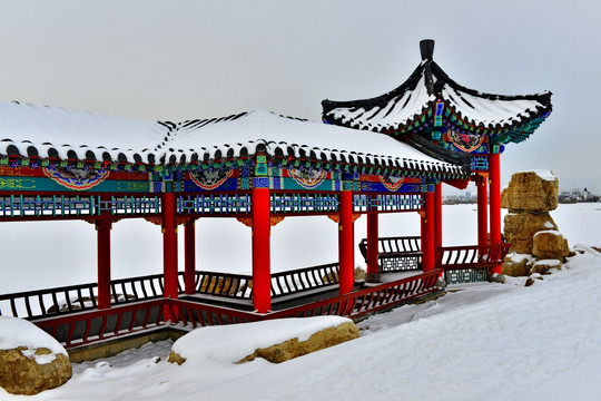 雪中的長廊