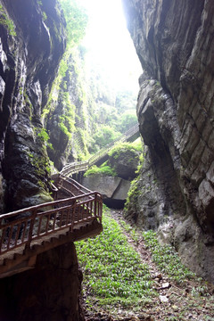 山中栈道 重庆武陵山大裂谷