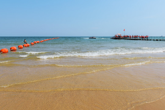 海 沙滩 游艇