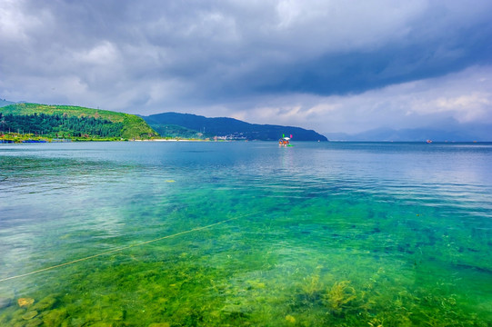 抚仙湖 湖面