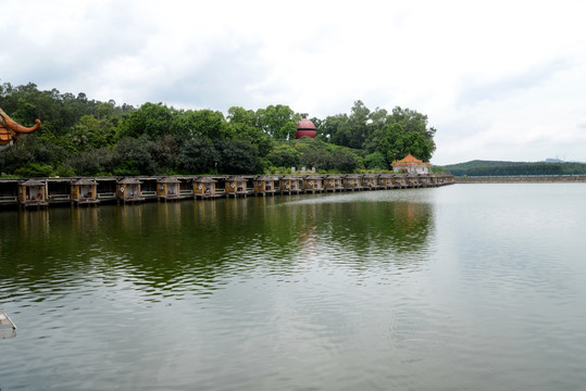 宁静的湖面