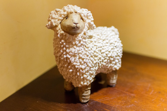 绵绒羊玩具