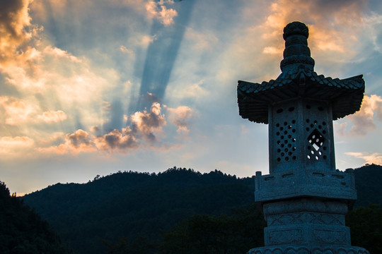 梵净山佛教文化苑外景晚霞