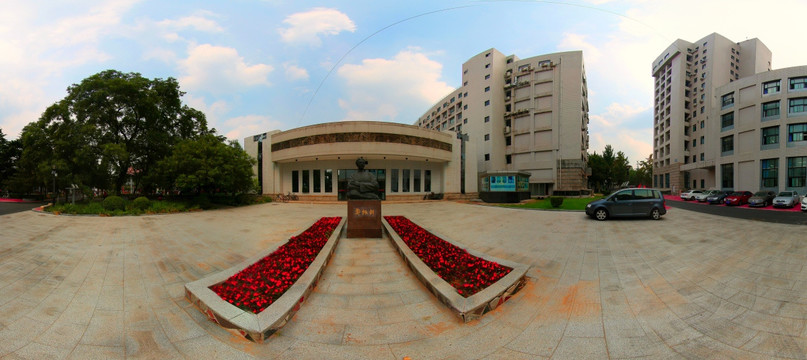 北京交通大学郑振铎雕塑