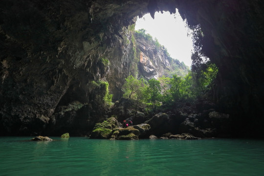 巴马水波天窗 盘阳河 巴盘屯