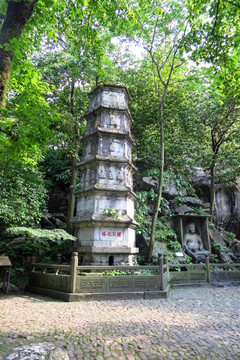 灵隐寺飞来峰古塔