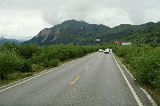 在路上 公路