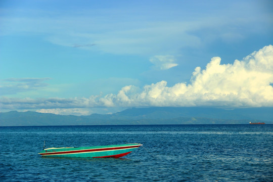 海上小船