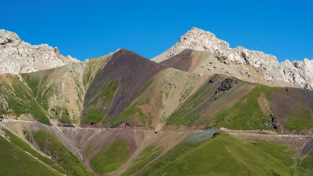 天山