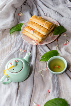 静物写生 千层酥 茶饮