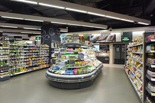 超市内景 进口食品超市冷柜