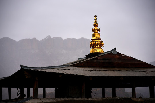 甘南名镇郎木寺