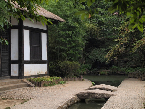 庐山风景 白居易草堂