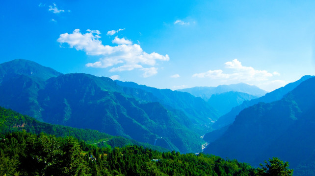 崇山峻岭 山区