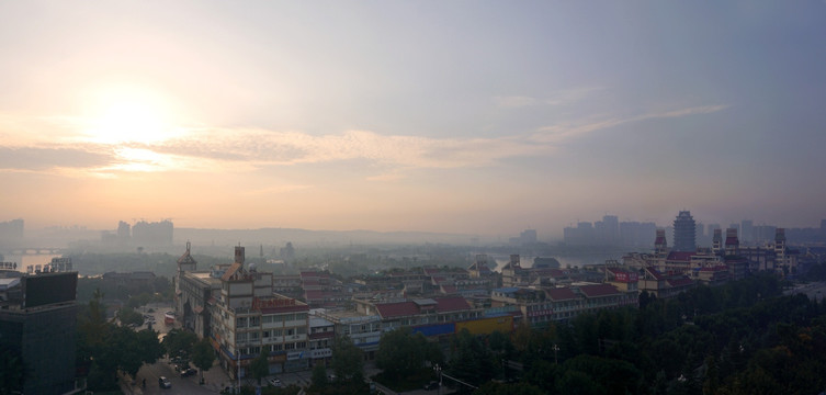 晨曦中的眉山市區 全景接圖