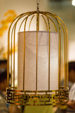 金色鳥籠燈