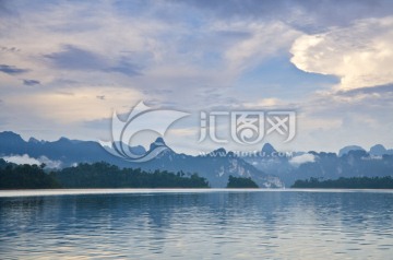 唯美自然之湖泊山峰