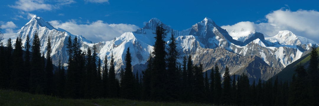 巍巍天山