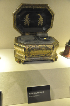 黑漆描金人物纹茶叶盒