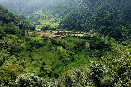 山庄 深山 山谷 度假村