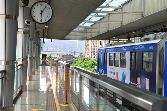 重庆轻轨站台 地铁 城市交通