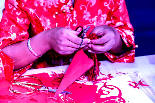 中国传统民间技艺剪纸