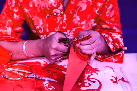 中国传统民间技艺剪纸