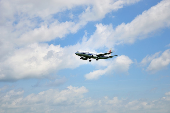 飞机 降落 中国国际航空