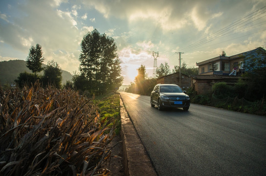 道路晚霞