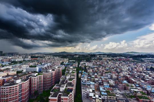 暴风雨前夕