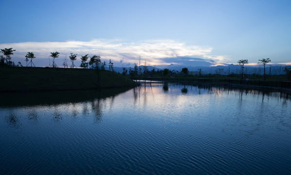 夕阳 湖畔 公园