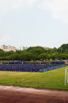 壮观的大学军训阅兵仪式