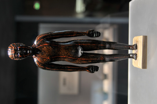 西汉人体经脉木雕模型
