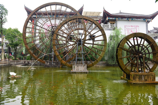 湖北恩施女儿城景区水车园风景