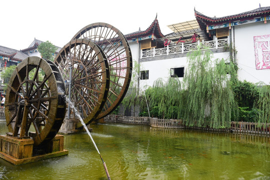 湖北恩施女儿城景区水车园风景