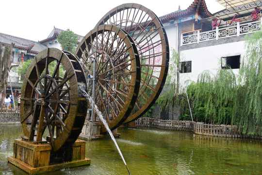 湖北恩施女儿城景区水车园风景