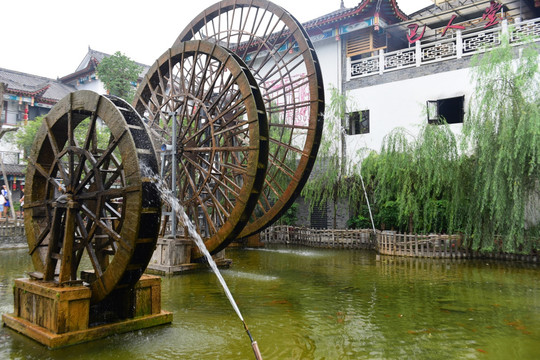 湖北恩施女儿城景区水车园风景