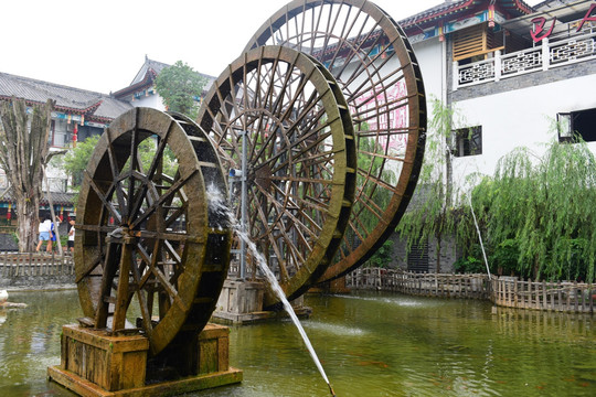 湖北恩施女儿城景区水车园风景