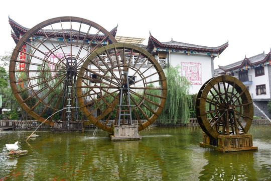 湖北恩施女儿城景区水车园风景