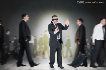 商人蒙著眼睛的復(fù)合形象