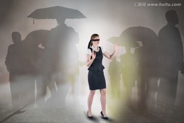女商人蒙著眼睛的復合形象