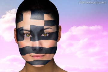 女人臉上畫(huà)著彩畫(huà)的復(fù)合形象