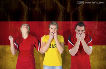 足球球迷祈祷的复合形象