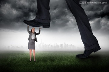 女商人抬起腳的復合形象
