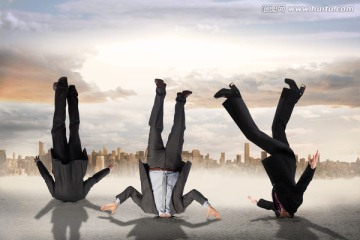 商人把頭埋在地下的復(fù)合形象