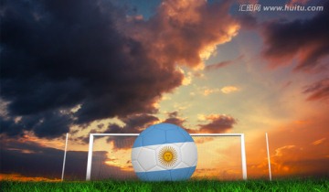 草地上的阿根廷足球与球门
