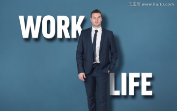 商人嚴(yán)肅的看著鏡頭的復(fù)合形象