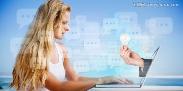 女人使用筆記本電腦的復(fù)合形象